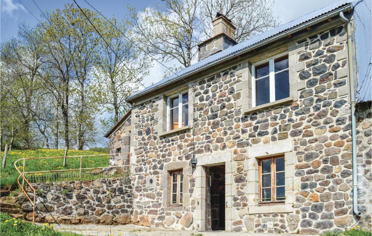 Three-Bedroom Holiday Home in Cheylade Buitenkant foto