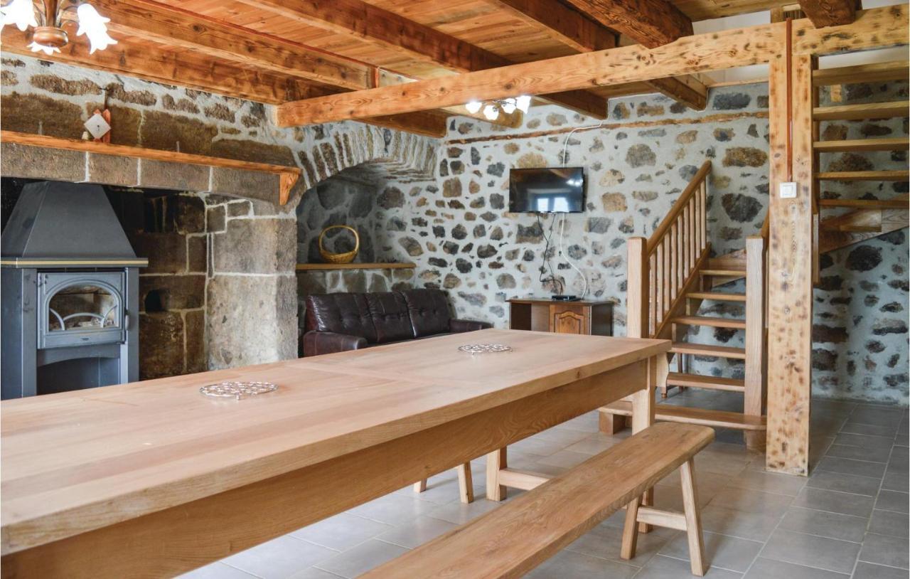 Three-Bedroom Holiday Home in Cheylade Buitenkant foto