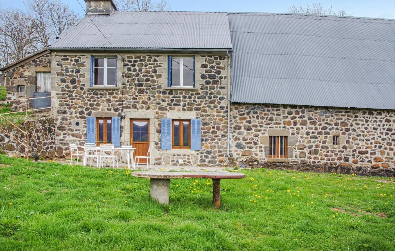 Three-Bedroom Holiday Home in Cheylade Buitenkant foto